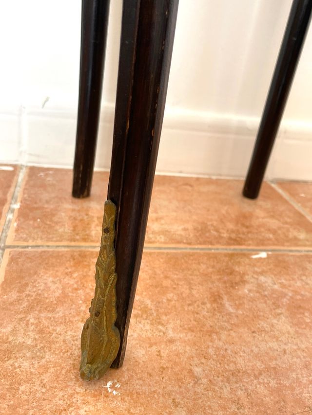 Mesa lateral francesa em marchetaria do século XIX