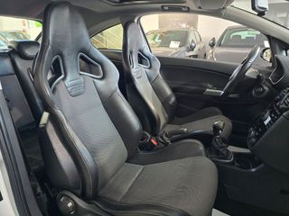 OPEL Corsa 1.6 Turbo OPC