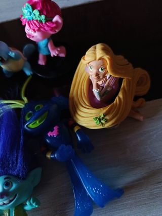Colección de muñecos de juguete
