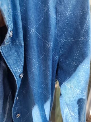 Vestido Guess azul con estampado