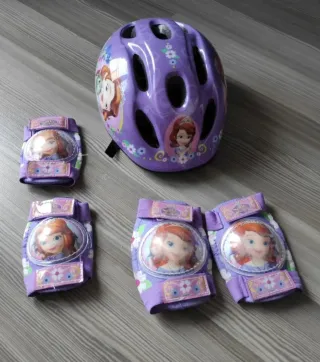 Patines ajustables con casco, rodilleras y coderas