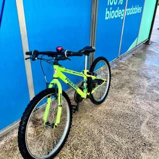 Bicicleta Neon Action Pro 24