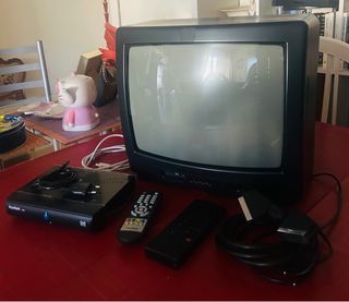 TV Vintage Kooltek Negra con TDT y Mandos