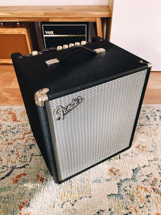 Amplificador Bajo Fender Rumble 100