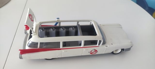 Coche Ecto-1 Cazafantasmas