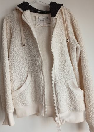 Chaqueta borreguito con capucha