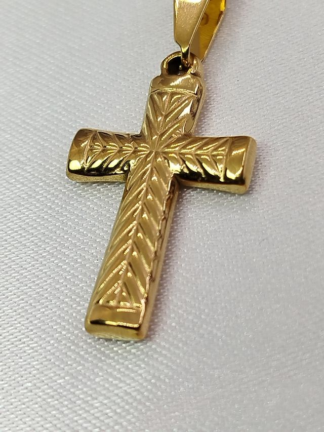 Cadena con Colgante Cruz Acero Inoxidable Dorado