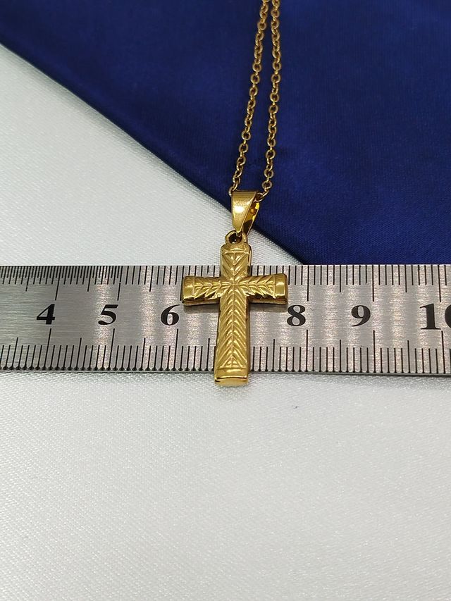 Cadena con Colgante Cruz Acero Inoxidable Dorado