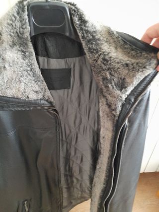 Abrigo de piel negro