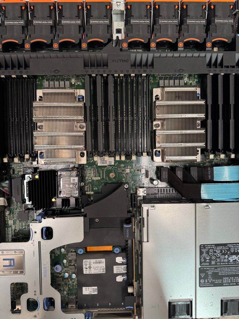 DELL R640 10xSFF (8xNVMe) 2xGOLD 5120 4x1Gb afbeelding 3