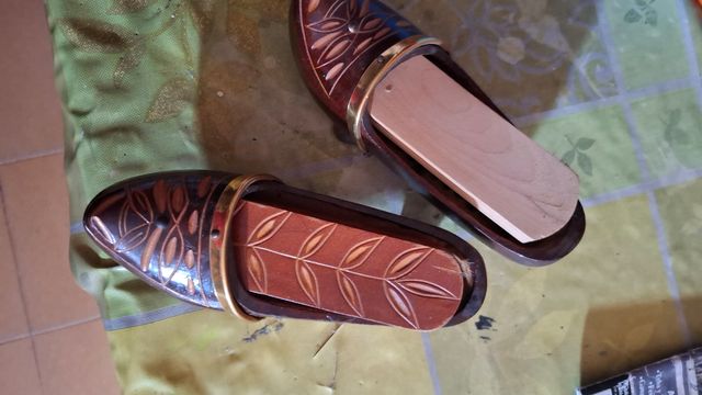 Zuecos de madera decorativos 