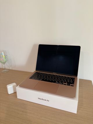 MacBook Air 13” 2020 i3 8GB RAM
