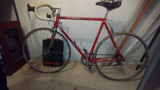 Bicicleta de carretera Peugeot Roja