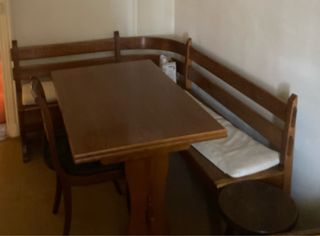 Conjunto mesa y bancos con almacenaje