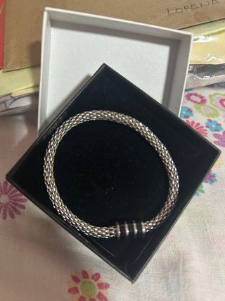 Pulsera Plata con Detalles Negros