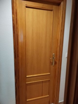 Puertas lote  de pino completas con herrajes , 