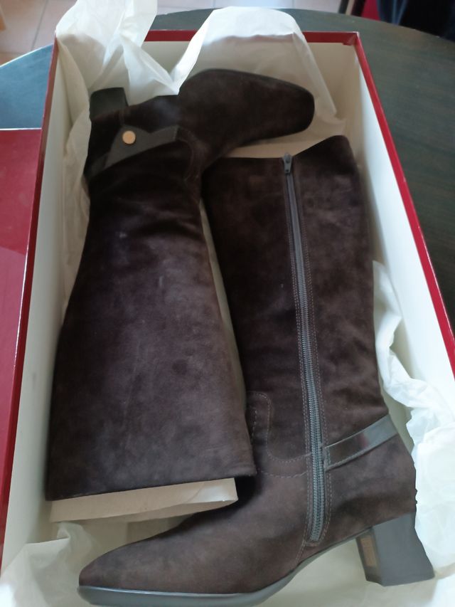 Stivali donna in camoscio marrone