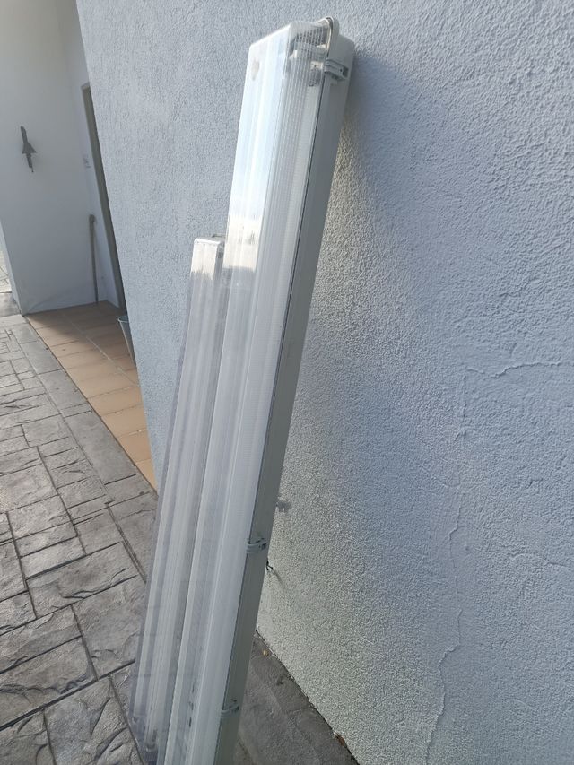 2 Pantallas fluorescentes usadas