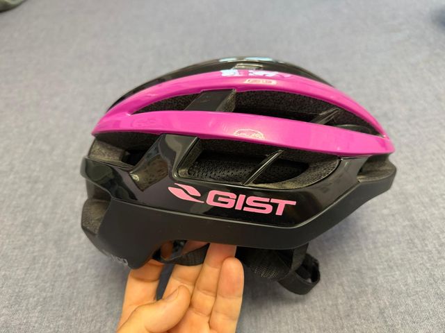 Casco ciclismo Gist negro-fuxia Talla S/M