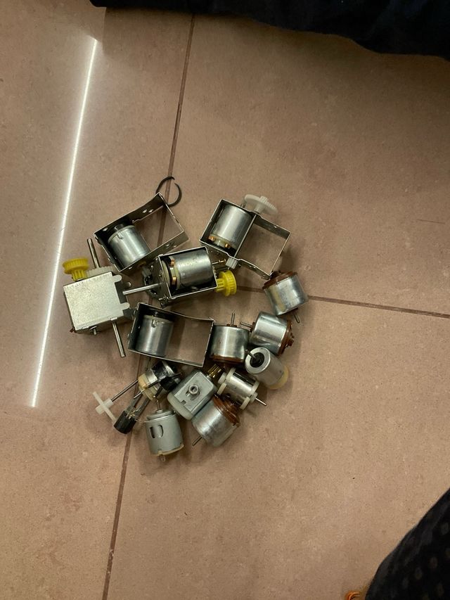 Motores Eléctricos Pequeños, Accesorios,ejercicios