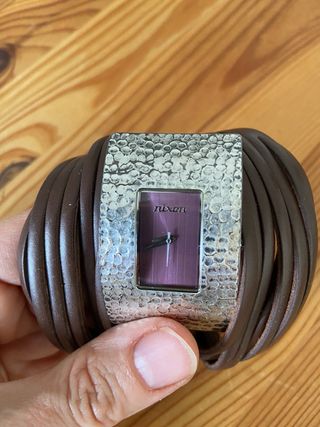 Reloj Nixon The Deveaux Esfera Morada