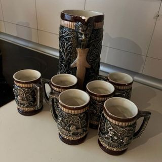 Set brocca e bicchieri medievali