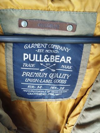 Anorak Pull&Bear verde militar Talla M
Muy calenti