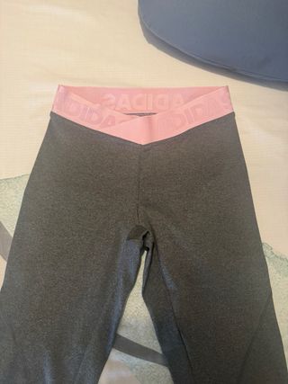 Mallas deportivas Adidas grises y rosas