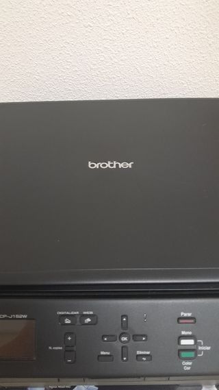 Lote impresora y ordenador.
Brother DCP-J152W Impr