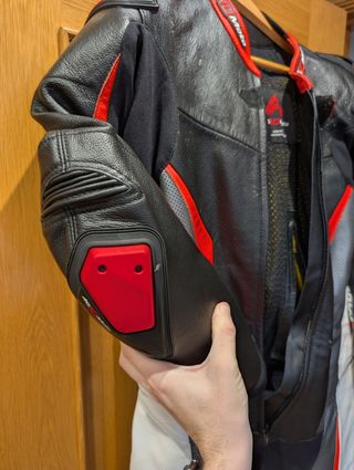 Mono de moto Ag10Moto con espaldera