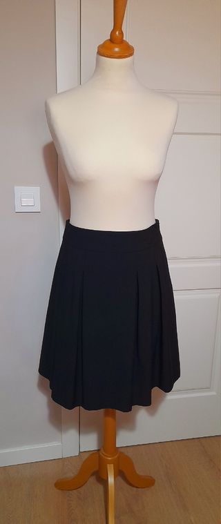 Falda negra mujer