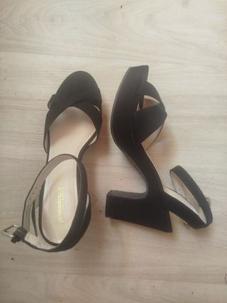 Zapatos de tacón negros Primadonna