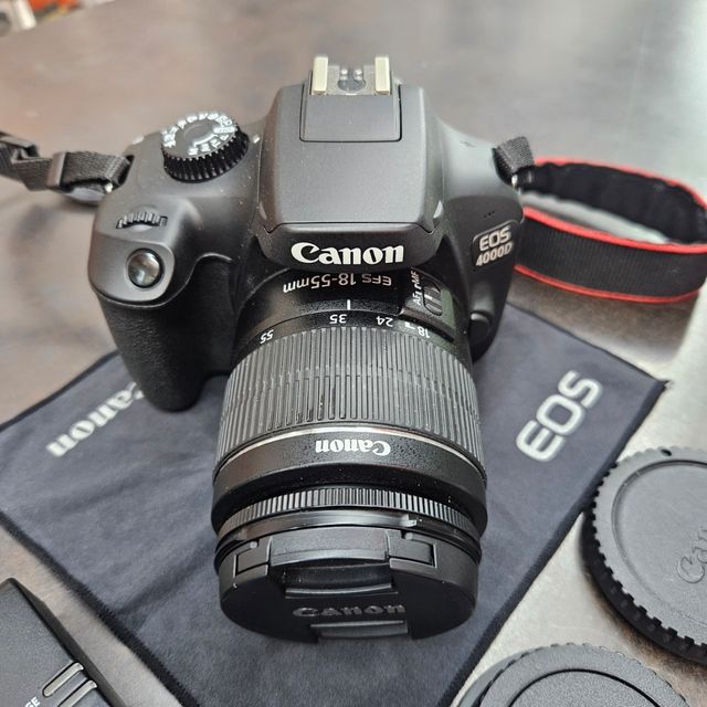 Canon EOS 4000D con 3.000 disparos