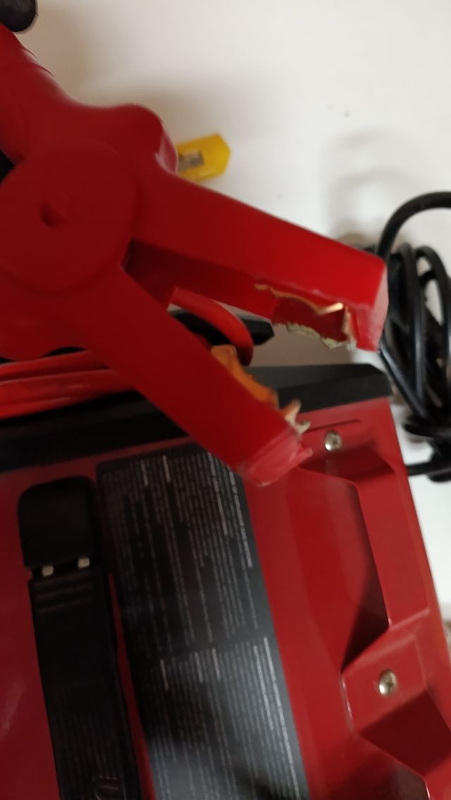 Cargador de batería de vehículo