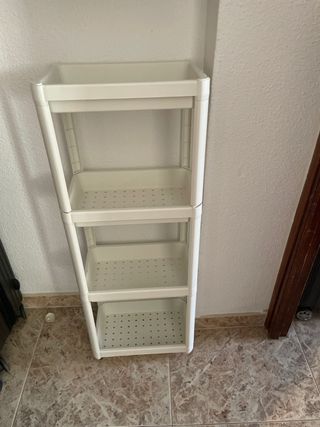 Estantería de plástico blanca