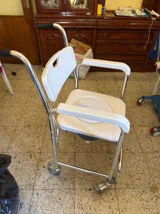 Silla de ducha/WC con ruedas