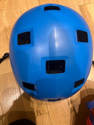 Patines T28 y Casco Azul Infantil