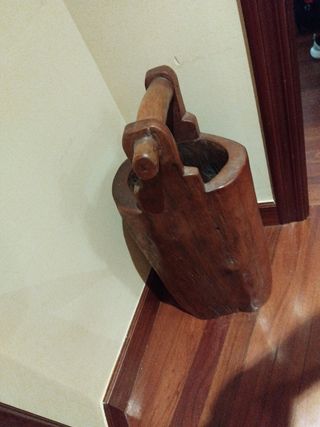 Ventana decorativa madera y paraguero