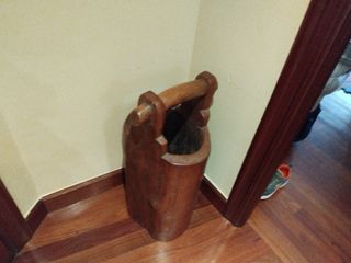 Ventana decorativa madera y paraguero