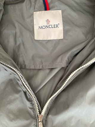 Chaqueta Moncler gris entretiempo