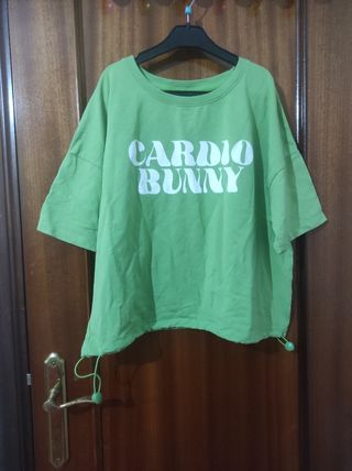 Camiseta de manga corta con goma ajustable 