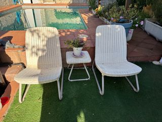 Silla de plastica mimbre blanca