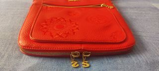 Bolso Desigual Rojo con Detalles Dorados