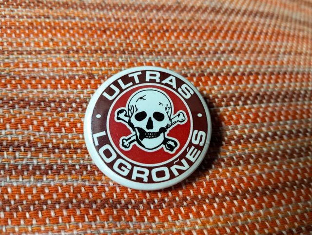 Lote de 7 Chapas VIEJO FONDO ultras Logroñés