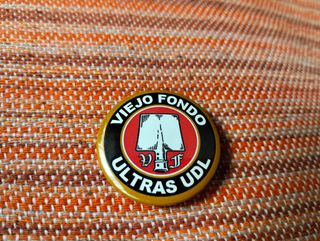Lote de 7 Chapas VIEJO FONDO ultras Logroñés