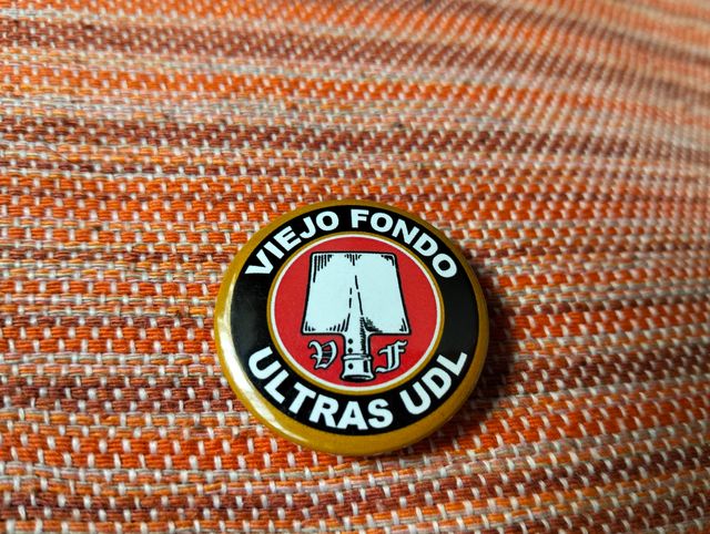 Lote de 7 Chapas VIEJO FONDO ultras Logroñés