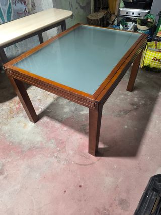 Mesa de comedor extensible de madera y cristal 