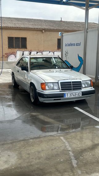 Mercedes-Benz W124 1987
