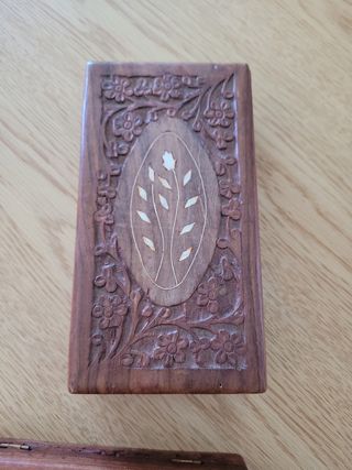 2 Cajas de madera talladas antiguas