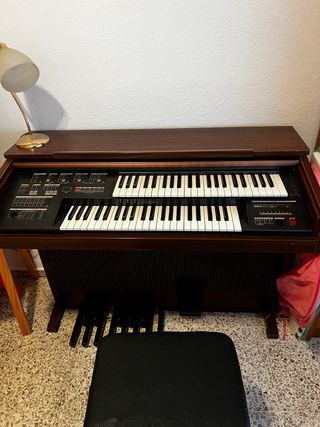 Órgano Yamaha